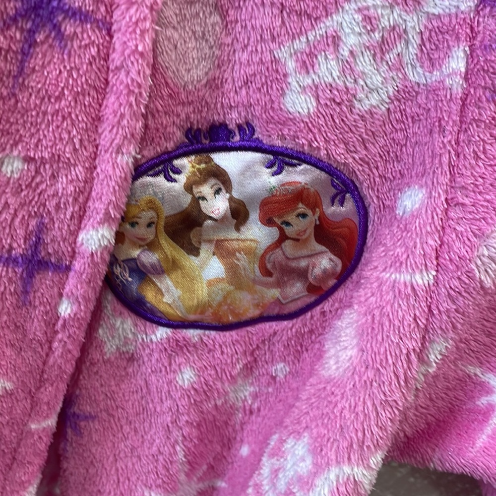 Adorable soft Disney Princess Robe - Picture 2 of 4
